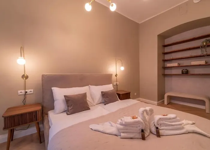 Josef's I Premium I Center Apartmán *
